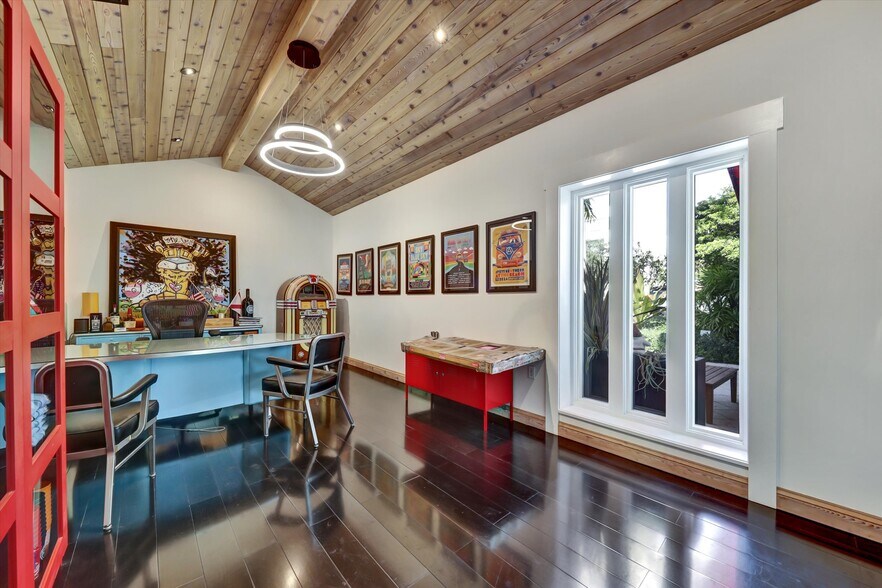 More Photos Of 255 NE 6th Ave, Delray Beach Office For Lease