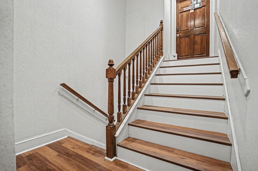 More Photos Of 125 Park of Commerce Dr, Savannah Office For Sale