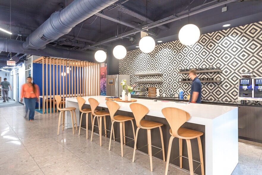 More Photos Of 1122 Lady St, Columbia Coworking Space