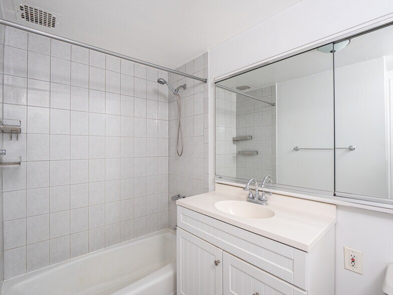 More Photos Of 54 W 71st St, New York Apartments For Sale