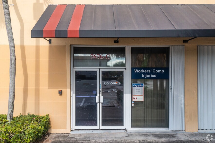 More Photos Of 7676 Peters Rd, Plantation Freestanding For Lease