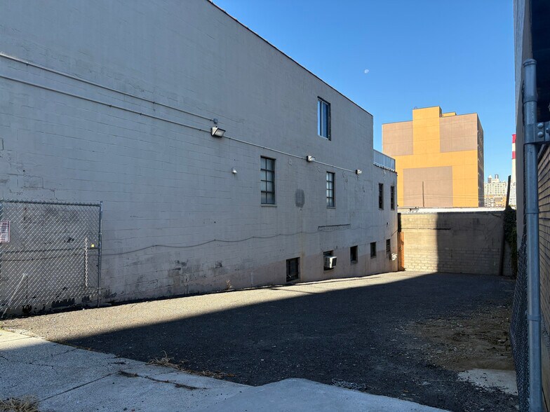 More Photos Of 3836 Crescent St & Side Lot, Long Island City Warehouse For Sale