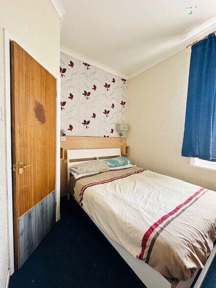 More Photos Of 4 Station Rd, Blackpool Hotel For Sale