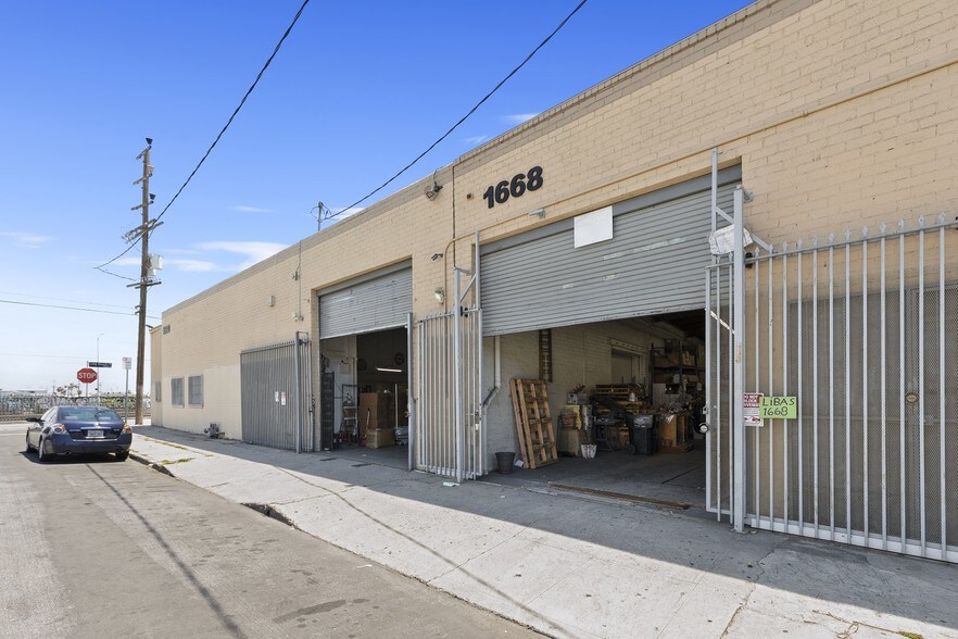 More Photos Of 1668 E 40th Pl, Los Angeles Manufacturing For Lease