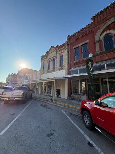 More Photos Of 119 E Main St, Cuero General Retail For Sale