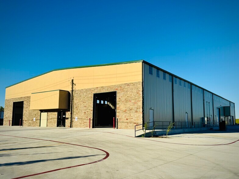 More Photos Of 19901 E Highway 51, Broken Arrow Warehouse For Lease