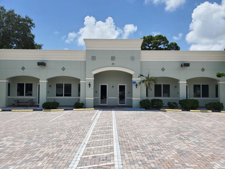 More Photos Of 24 SW 10th St, Fort Lauderdale Office Residential For Lease