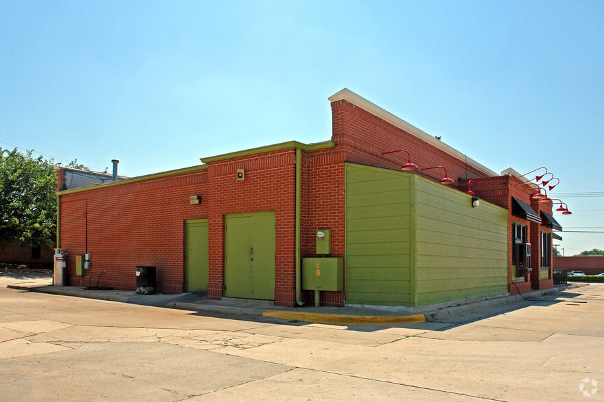More Photos Of 12112 N Pennsylvania Ave, Oklahoma City Restaurant For Lease