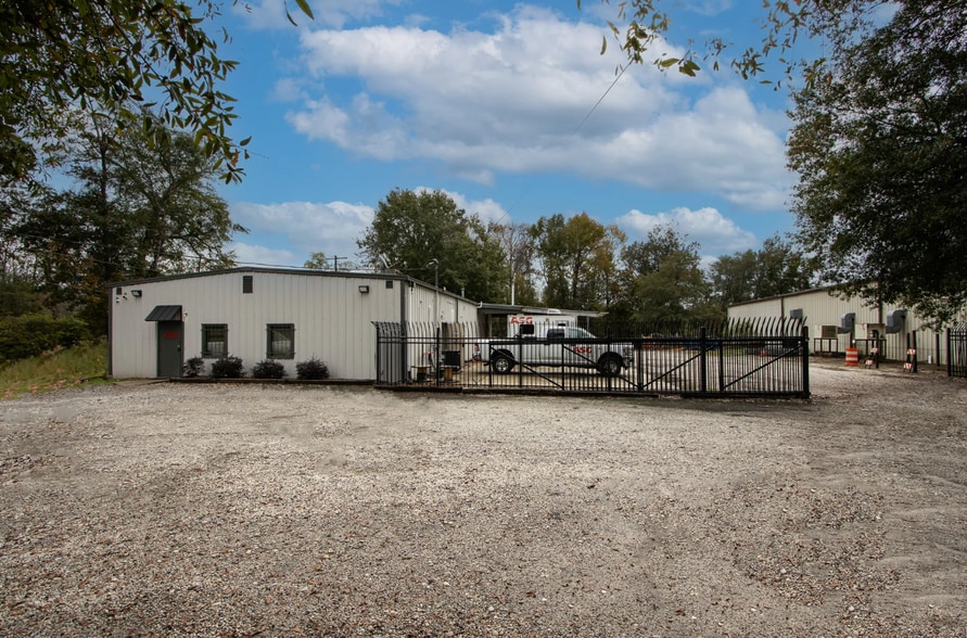 Primary Photo Of 1446 Pineview Rd, Columbia Light Manufacturing For Lease