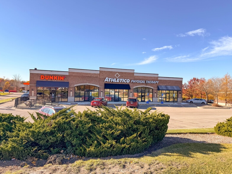 More Photos Of 280 N Randall Rd, Lake In The Hills Storefront For Sale