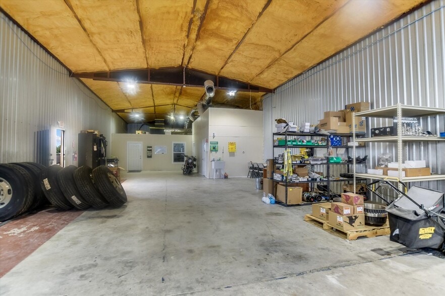 More Photos Of 204 FM 696, Elgin Light Manufacturing For Sale
