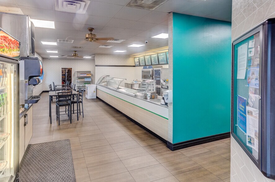 More Photos Of 109 S Park St, Sesser Fast Food For Sale