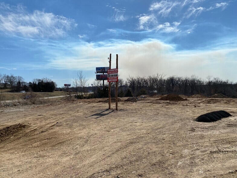 More Photos Of Crews Dr, Saint Clair Land For Lease