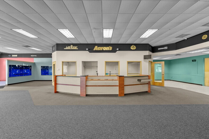 More Photos Of 1699 N Temple Ave, Starke Freestanding For Sale