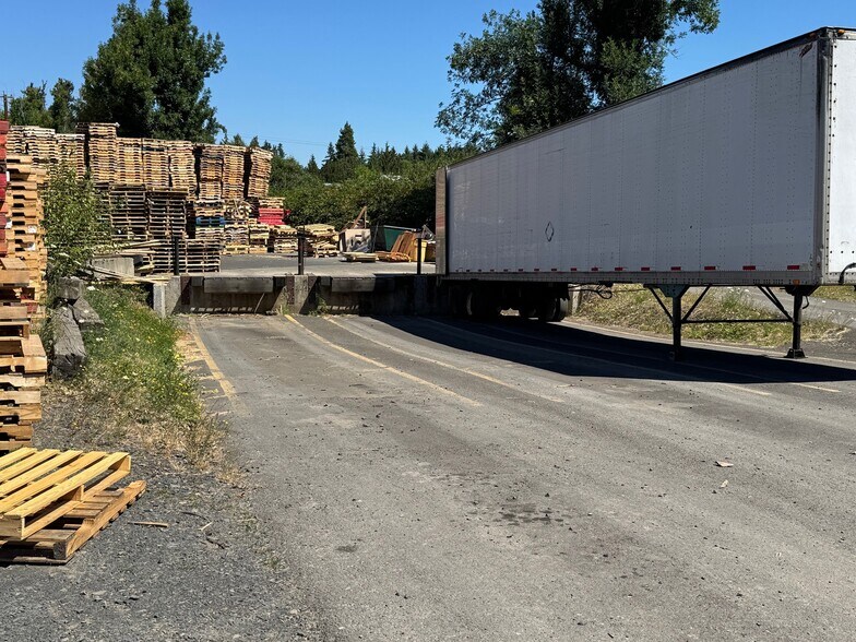 More Photos Of 38534 Dexter Rd, Dexter Warehouse For Lease