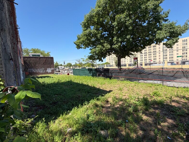 More Photos Of 202 61st St, Brooklyn Land For Lease