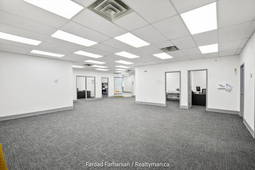 More Photos Of 42 Cardico Dr, Whitchurch-Stouffville Warehouse For Lease
