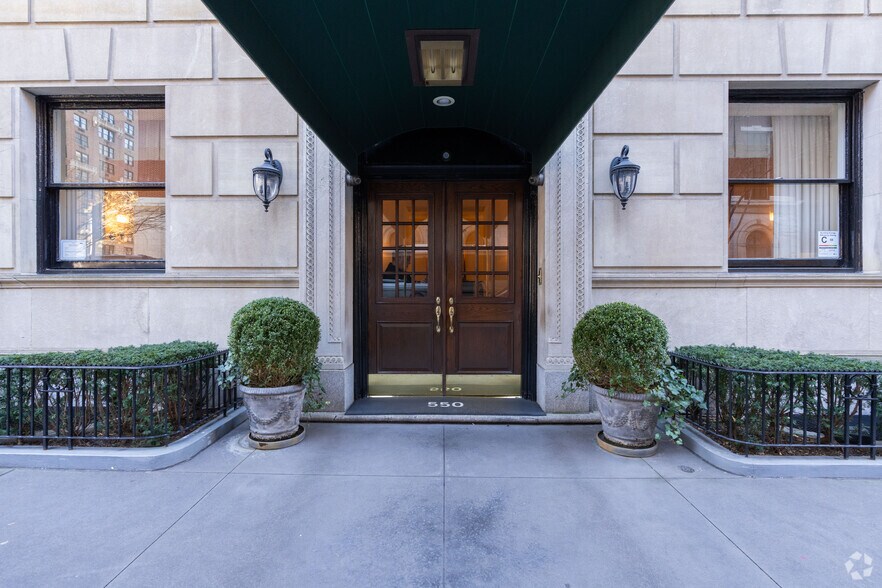 More Photos Of 550 Park Ave, New York Apartments For Sale