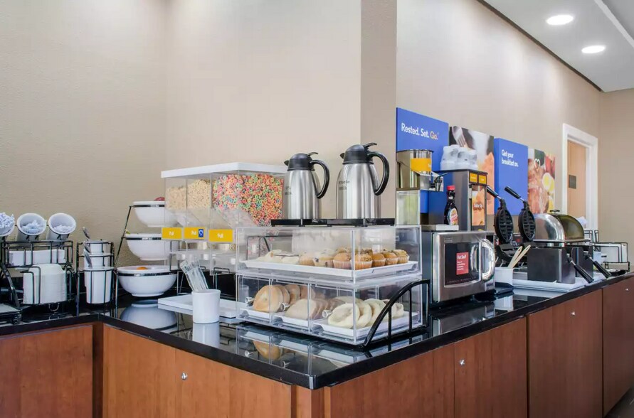 More Photos Of 30 Louis Prima Dr, Covington Hotel For Sale