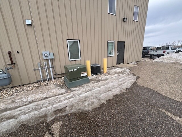 More Photos Of 3900 2nd St NE, Minot Distribution For Sale