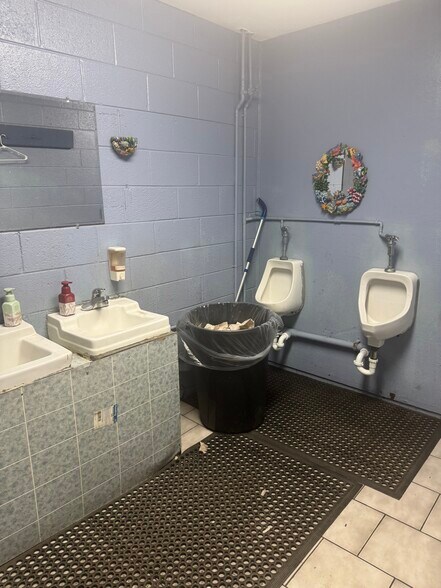 More Photos Of 34401 Commerce Rd, Fraser Warehouse For Lease