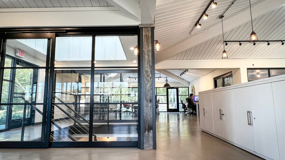 More Photos Of 13815 Ridgedale Dr, Hopkins Office For Sale