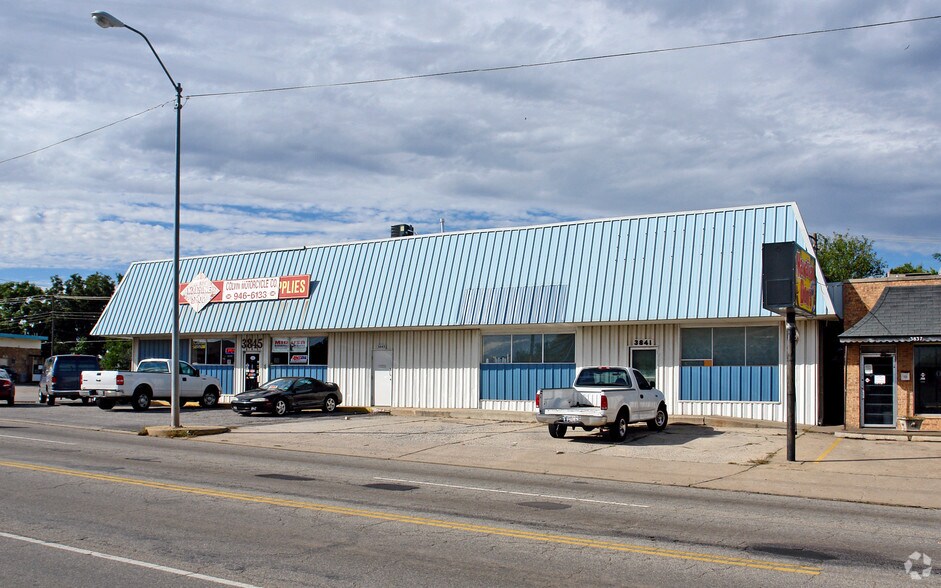 Primary Photo Of 3841-3845 NW 10th St, Oklahoma City Manufacturing For Sale