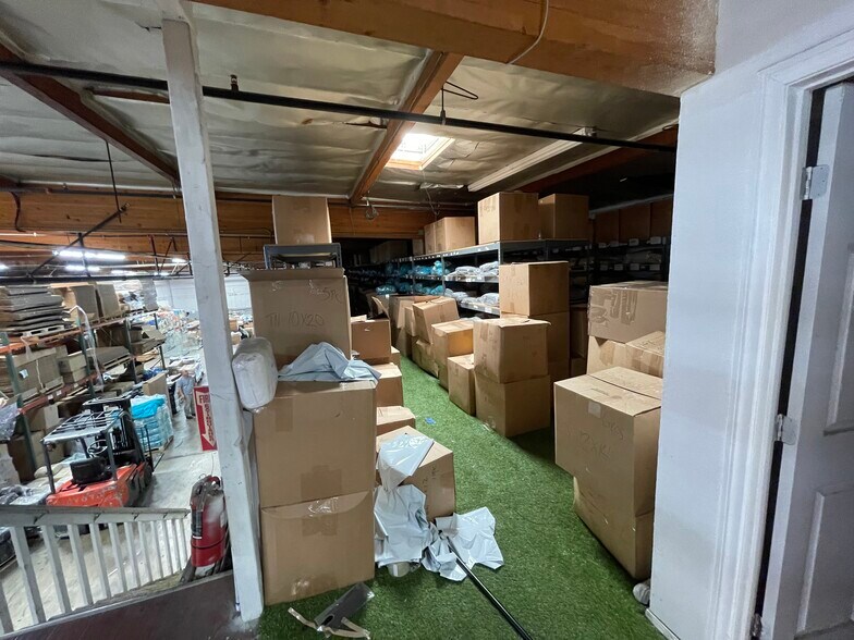 More Photos Of 444 Athol St, San Bernardino Warehouse For Sale