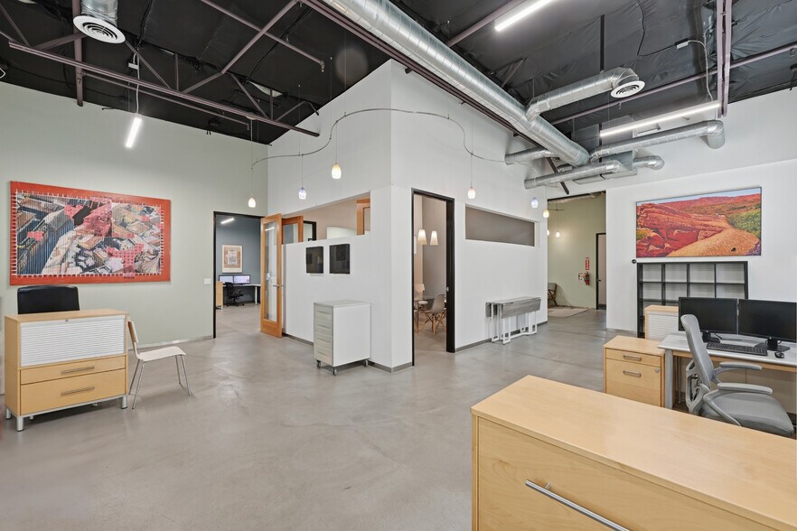 More Photos Of 8495 Redwood Creek Ln, San Diego Manufacturing For Sale