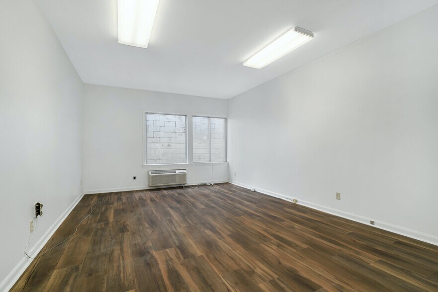 More Photos Of 107-111 Main St, New Canaan Storefront Retail Office For Sale