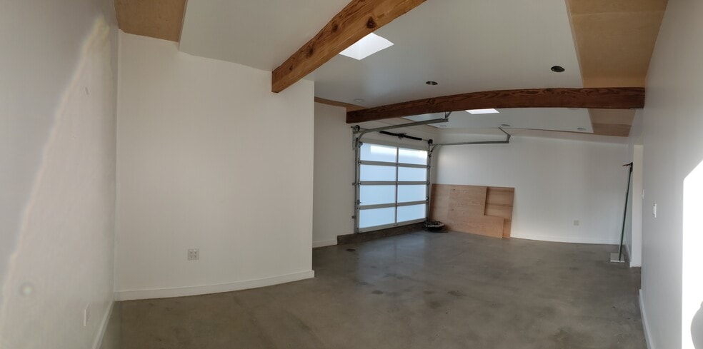 More Photos Of 8727 Venice Blvd, Los Angeles Loft Creative Space For Lease
