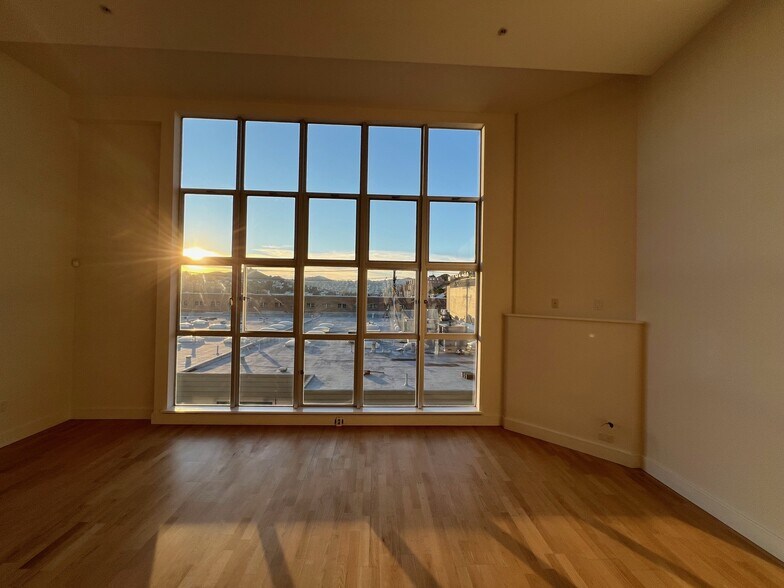 More Photos Of 1250 Missouri St, San Francisco Light Distribution For Lease