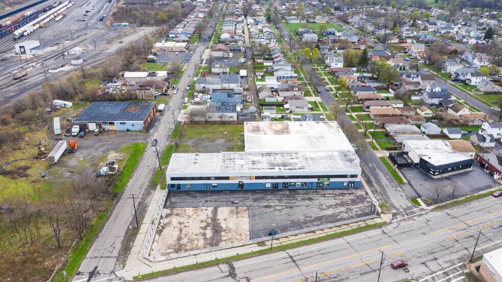 More Photos Of 2425 Hyde Park Blvd, Niagara Falls Freestanding For Sale
