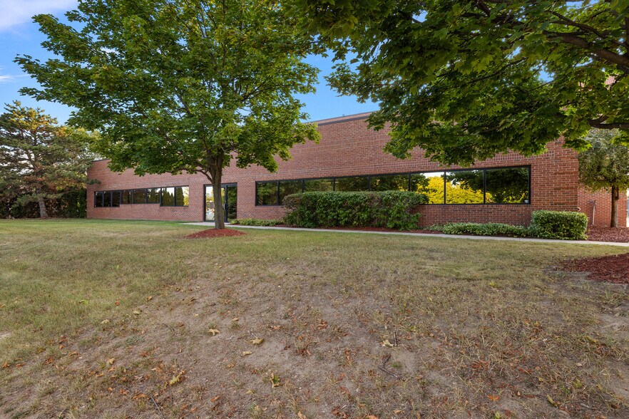 More Photos Of 44567 Morley Dr, Clinton Township Warehouse For Sale