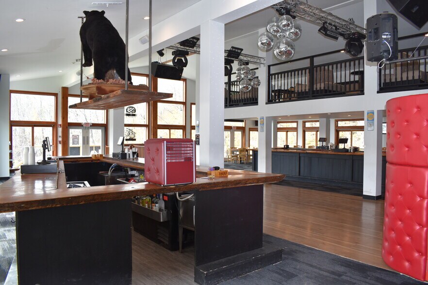 More Photos Of , Tannersville General Retail For Sale