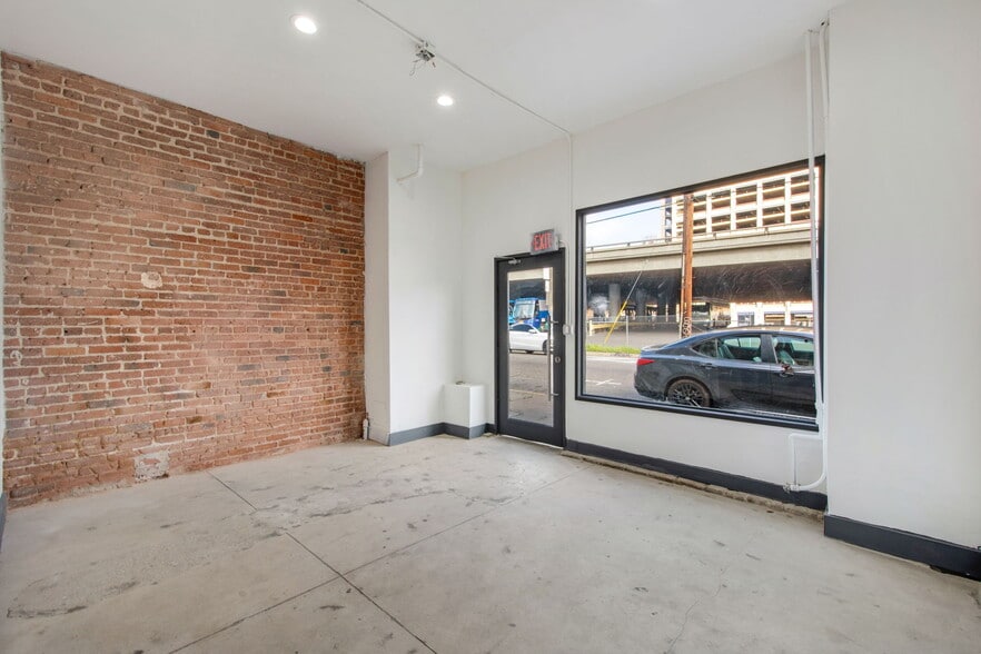 More Photos Of 236 W 18th St, Los Angeles Warehouse For Sale