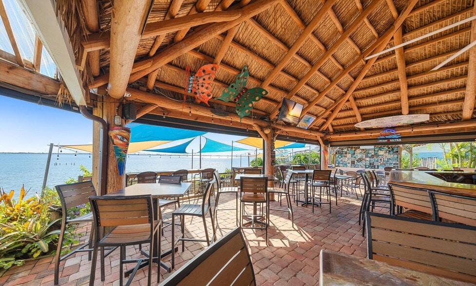 More Photos Of 4845 Dixie Hwy NE, Palm Bay Restaurant For Sale