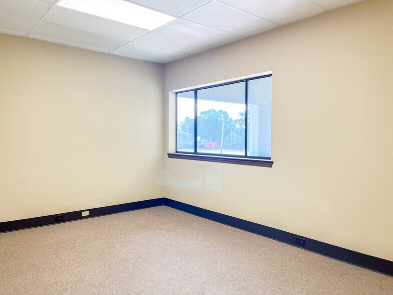 More Photos Of 4137 S Sherwood Forest Blvd, Baton Rouge Office For Lease