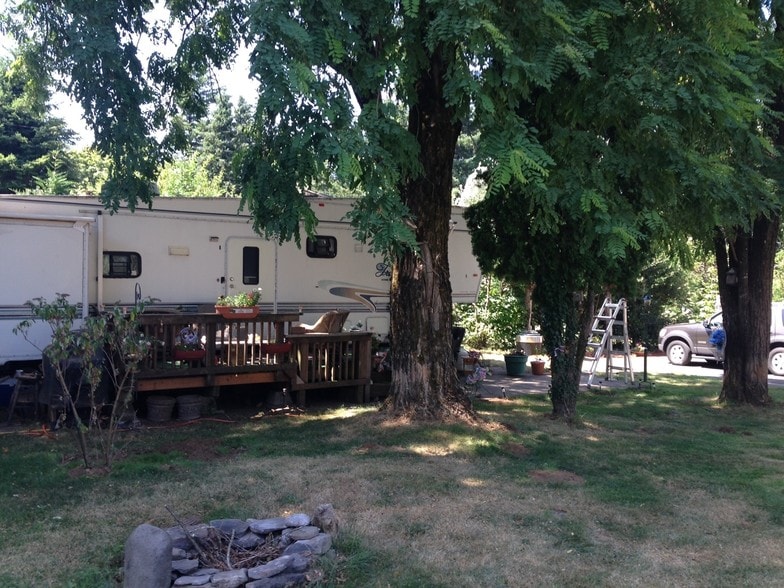 More Photos Of 965 NE Forest Ln, Cascade Locks Manufactured Housing Mobile Home Park For Sale