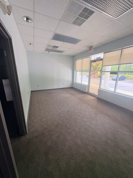 More Photos Of 6020 NW 4th Pl, Gainesville General Retail For Lease