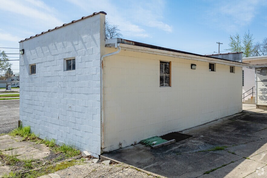 More Photos Of 310 E Riverview Ave, Napoleon Warehouse For Sale