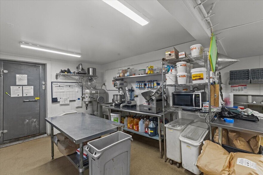 More Photos Of 454 Mountain Rd, Stowe Convenience Store For Sale