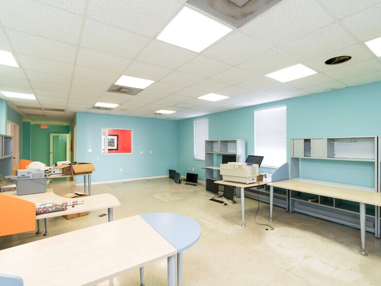 More Photos Of 2500 Douglas Rd, Coral Gables Medical For Lease