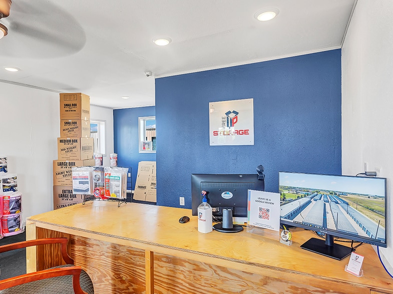 More Photos Of 2102 S 3rd St, Mabank Self Storage For Sale