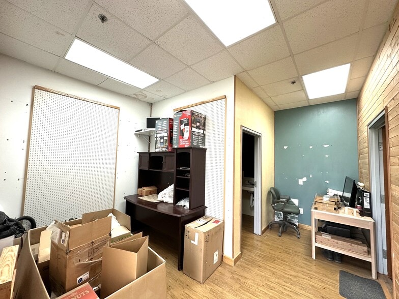 More Photos Of 211 Regency Dr, Wylie Light Manufacturing For Sale