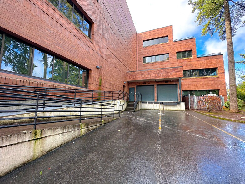 More Photos Of 5121 Skyline Village Loop S, Salem Medical For Sale