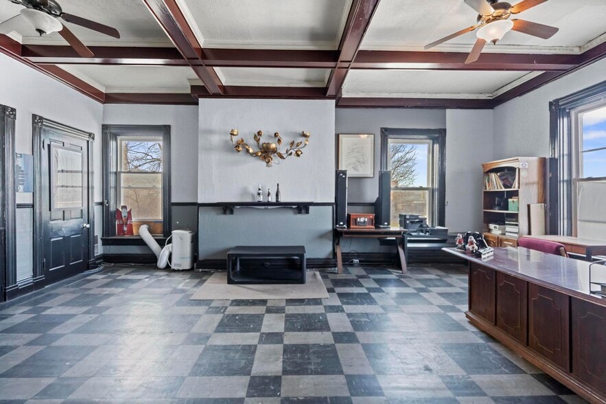 More Photos Of 24 E 3rd St, Newport Bar For Sale