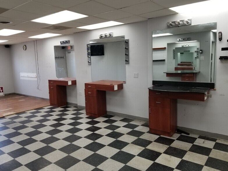 More Photos Of 4700 Stamp Rd, Marlow Heights General Retail For Lease