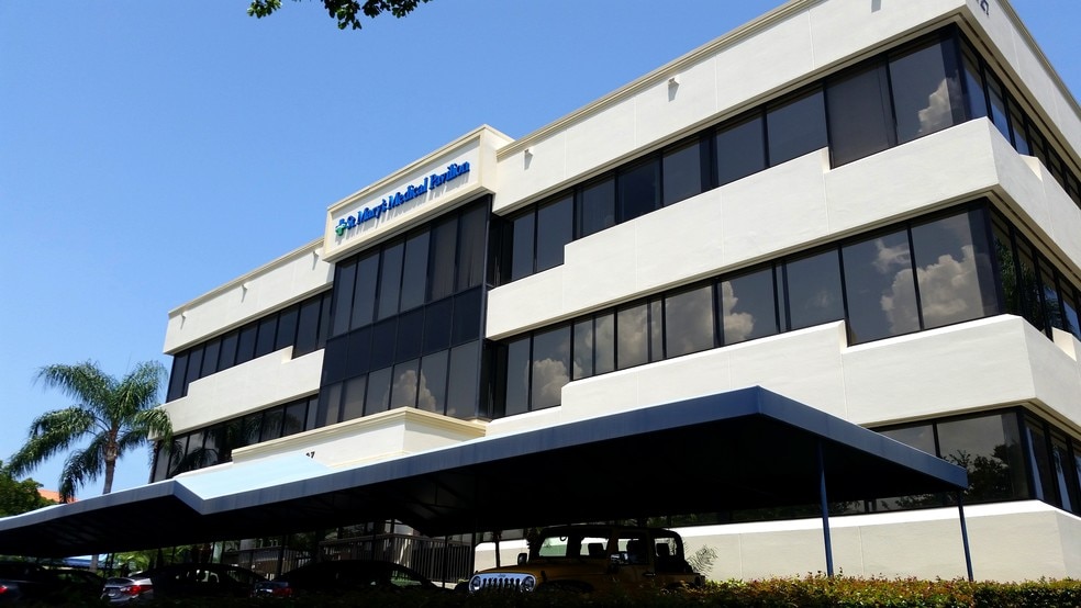 More Photos Of 927 45th St, West Palm Beach Medical For Lease