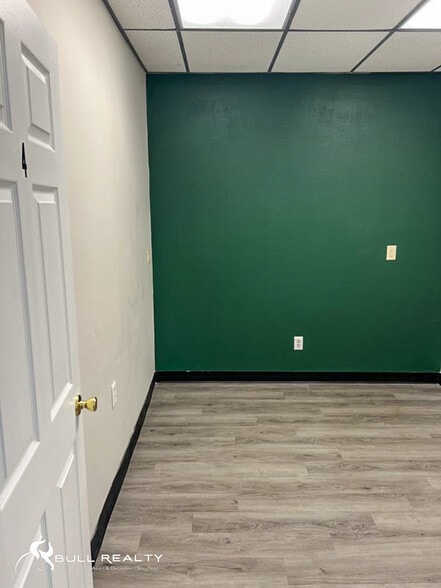 More Photos Of 6667 Vernon Woods Dr, Atlanta Medical For Lease